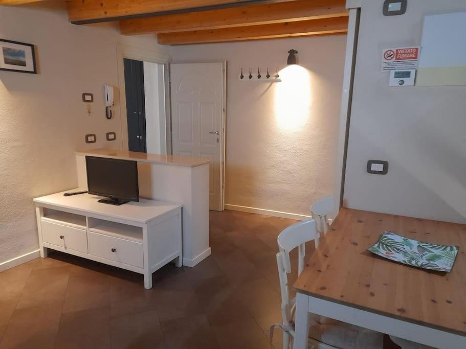 Apartamento Iseo Loft - Comfort In Downtown Exterior foto