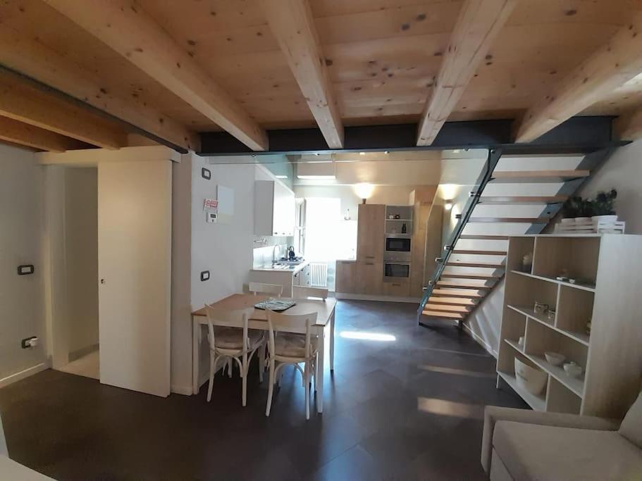 Apartamento Iseo Loft - Comfort In Downtown Exterior foto